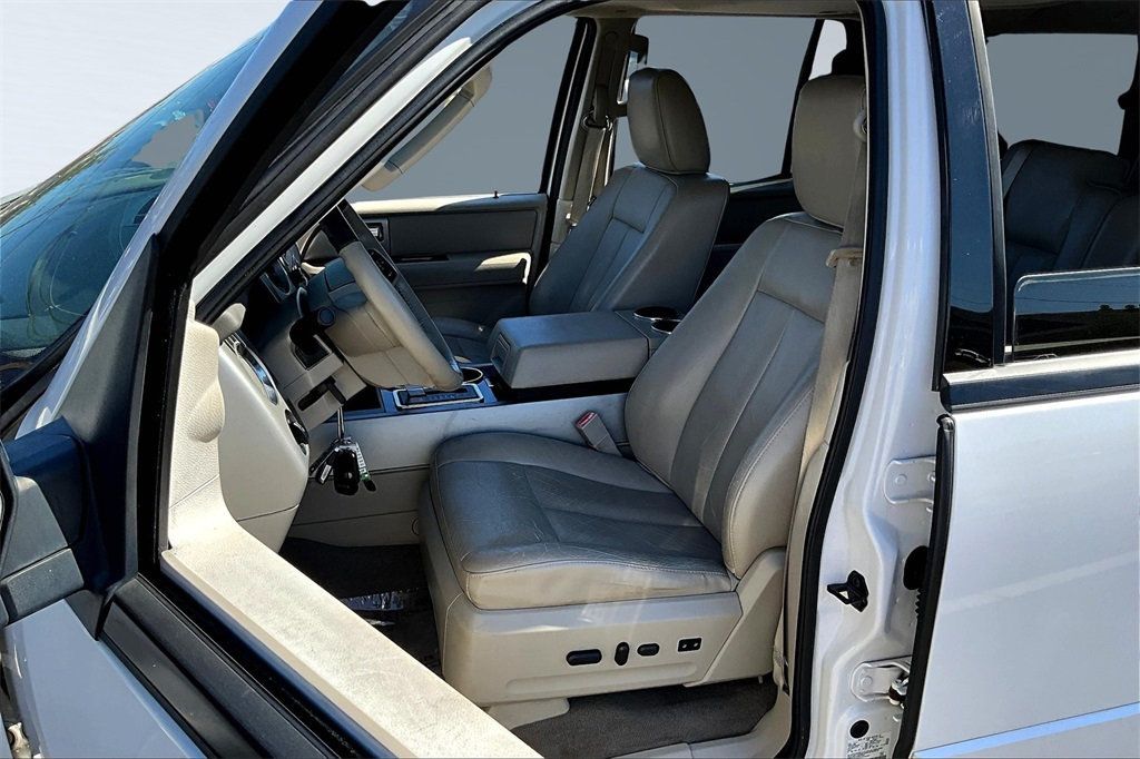 2012 Ford Expedition Limited photo 10
