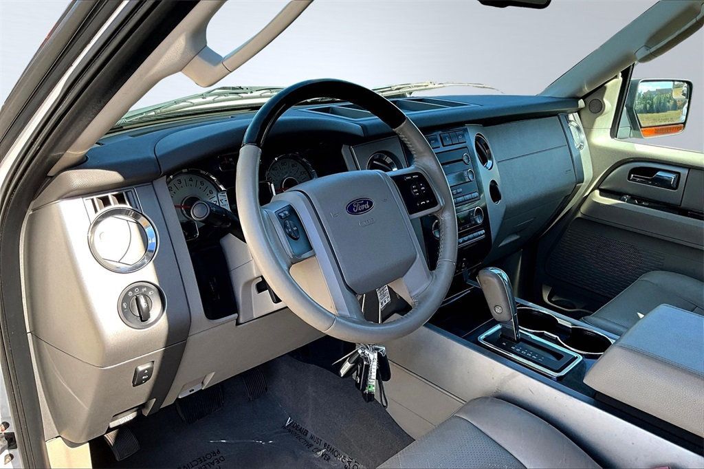 2012 Ford Expedition Limited photo 11