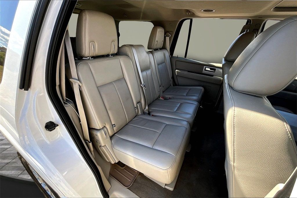 2012 Ford Expedition Limited photo 14