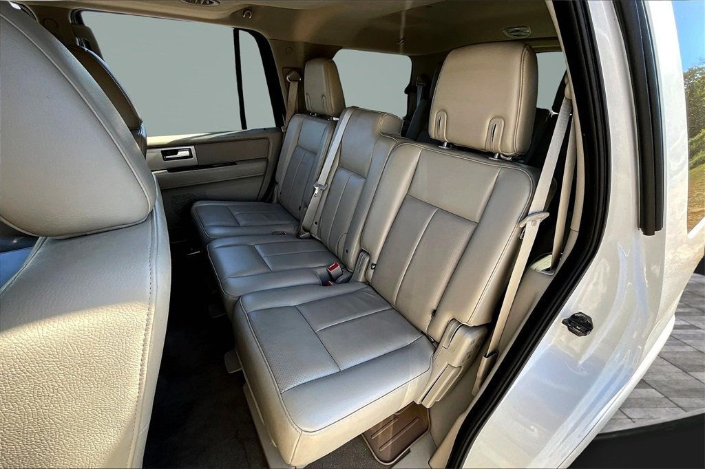 2012 Ford Expedition Limited photo 16