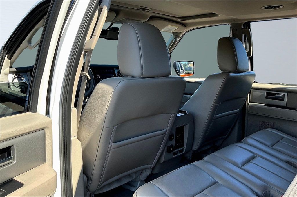 2012 Ford Expedition Limited photo 17