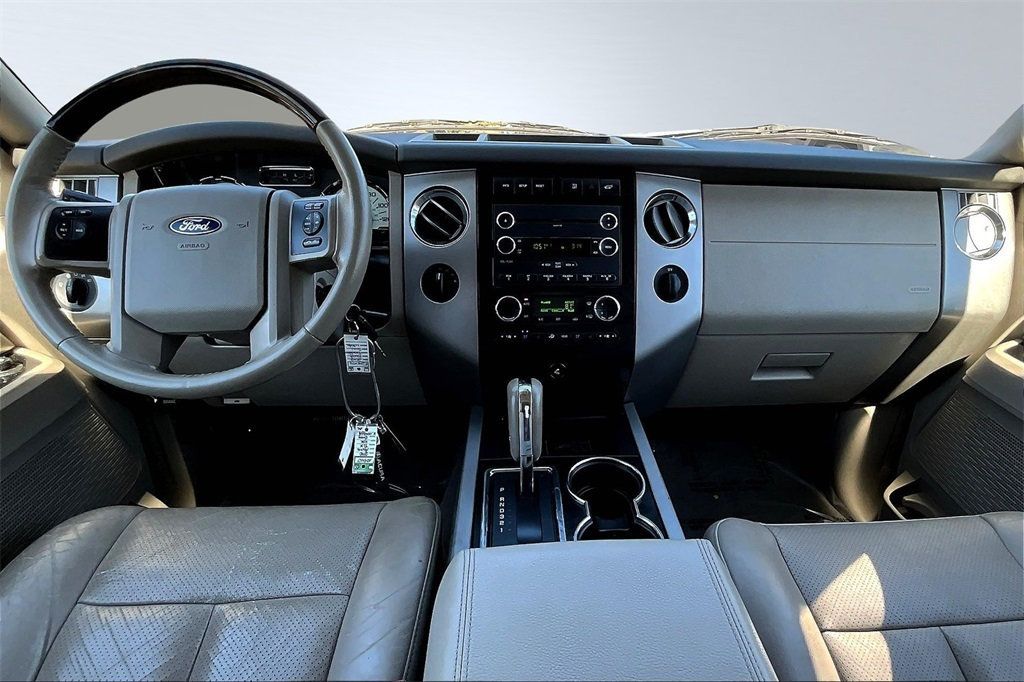 2012 Ford Expedition Limited photo 18