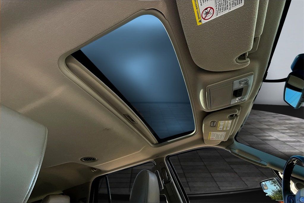 2012 Ford Expedition Limited photo 31
