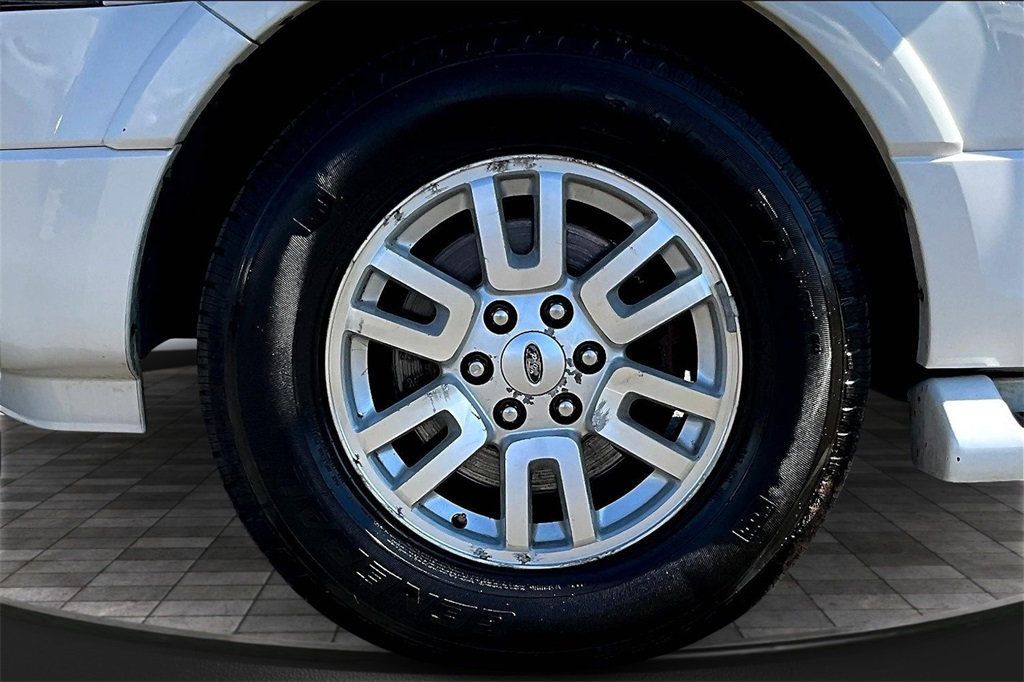 2012 Ford Expedition Limited photo 34