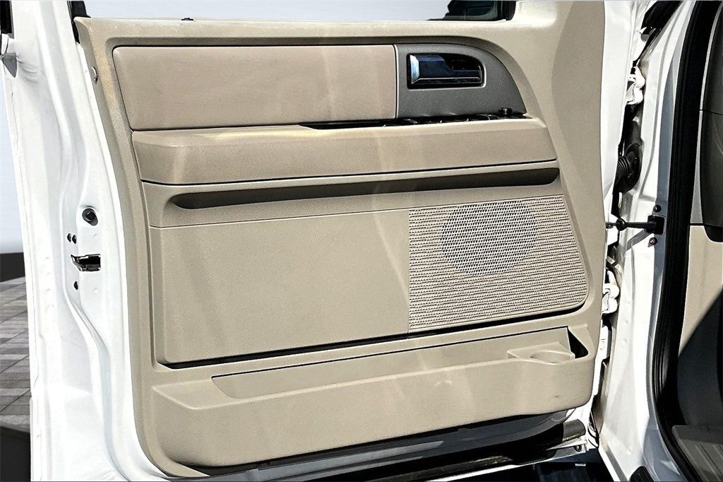 2012 Ford Expedition Limited photo 9