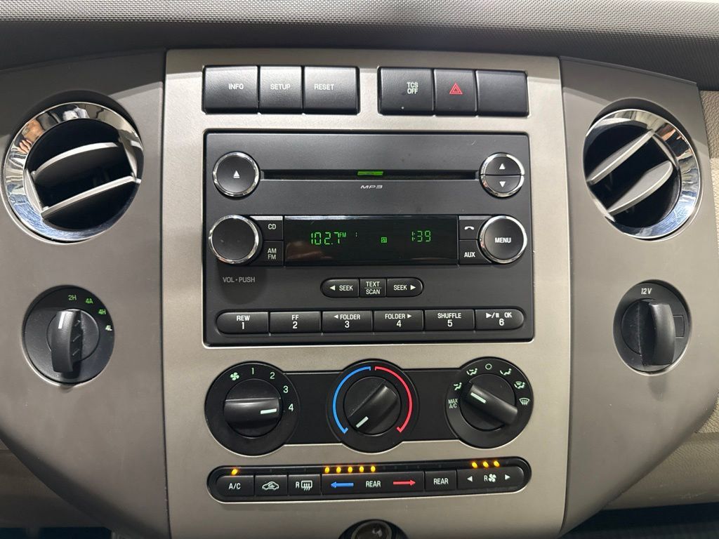 2012 Ford Expedition EL 4WD 4dr XLT - 23081447 - 16