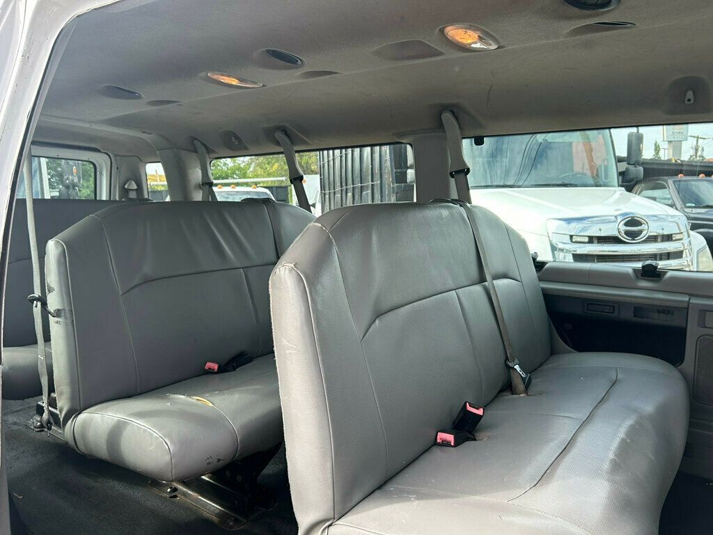 2012 Ford E-350 E350 SUPER DUTY EXTENDED PASSENGER VAN - 22921547 - 23