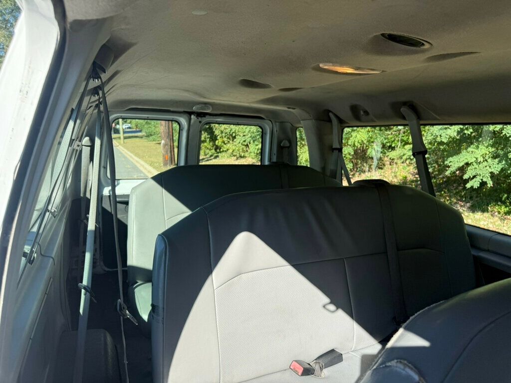 2012 Ford E-350 E350 SUPER DUTY EXTENDED PASSENGER VAN - 22921547 - 32