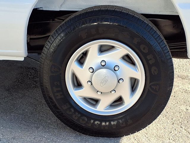 2012 Ford E-Series E-250 - 22976802 - 39