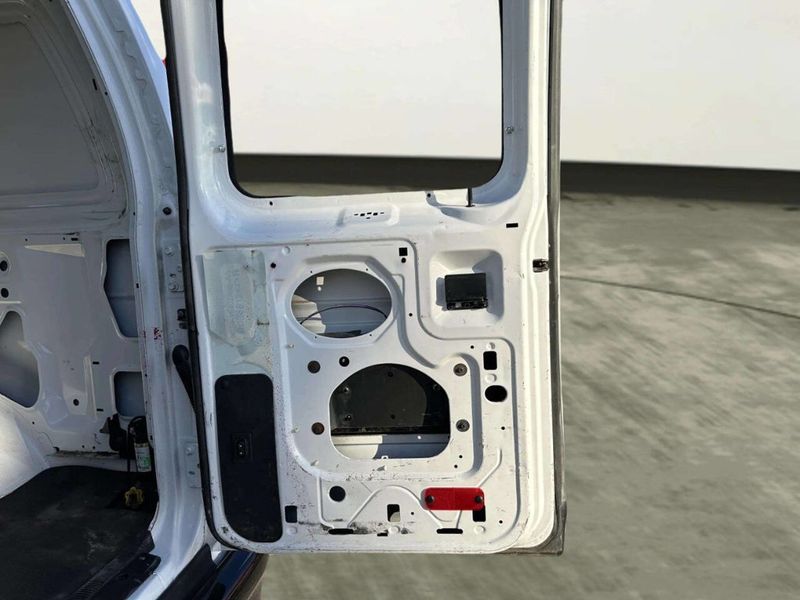 2012 Ford E-Series E 250 3dr Cargo Van - 23042473 - 9