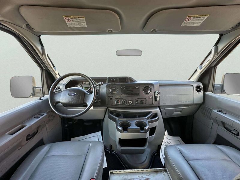 2012 Ford E-Series E 250 3dr Cargo Van - 23042473 - 18