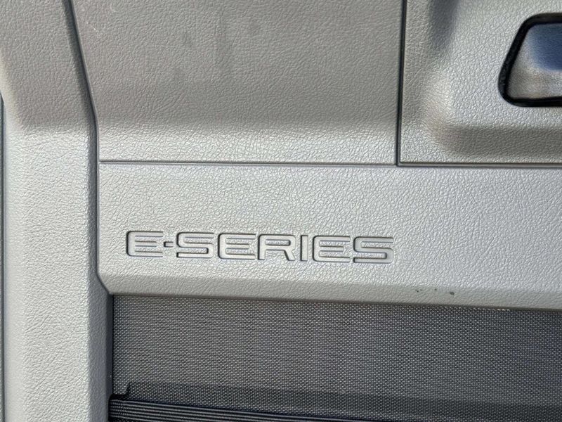 2012 Ford E-Series E 250 3dr Cargo Van - 23042473 - 25