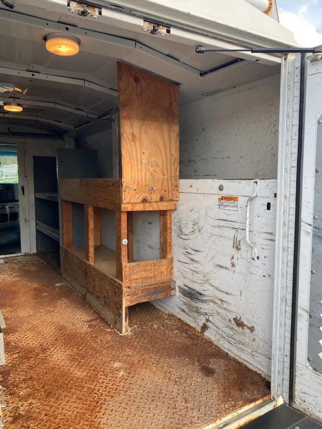 2012 Ford E-Series E 350 SD 2dr 138 in. WB DRW Cutaway Chassis - 23015324 - 11