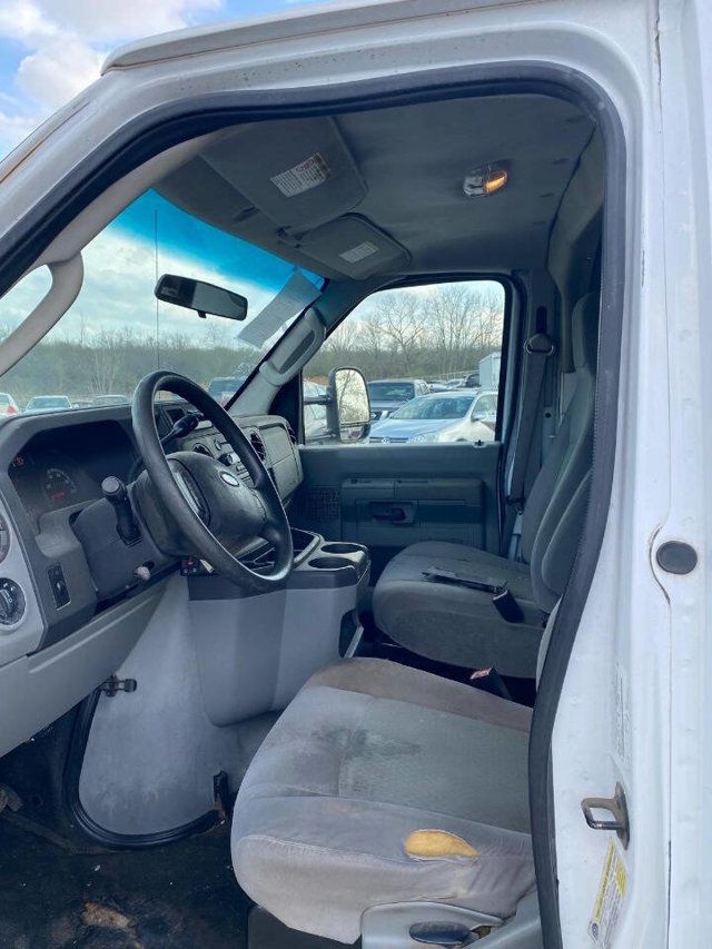 2012 Ford E-Series E 350 SD 2dr 138 in. WB DRW Cutaway Chassis - 23015324 - 14