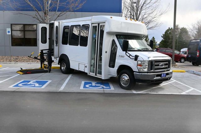 2012 Ford E-Series E-350 SD Mobility Handicap Shuttle Bus - 23019468 - 1
