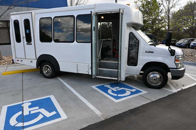 2012 Ford E-Series E-350 SD Mobility Handicap Shuttle Bus - 23019468 - 22