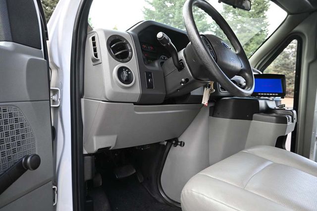 2012 Ford E-Series E-350 SD Mobility Handicap Shuttle Bus - 23019468 - 26