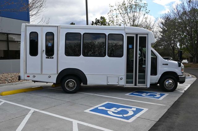 2012 Ford E-Series E-350 SD Mobility Handicap Shuttle Bus - 23019468 - 4