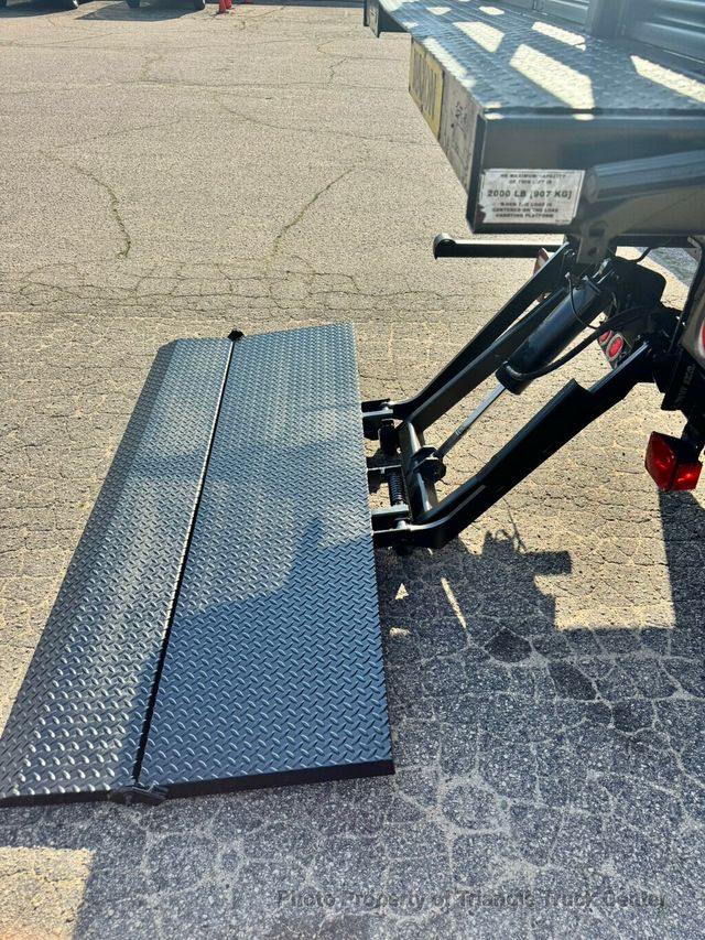 2012 Ford F650/F750 JUST 31k MILES! CUMMINS! LIFT GATE! SUPER NICE LOW MILEAGE UNIT! FINANCE OR LEASE! - 22989137 - 9