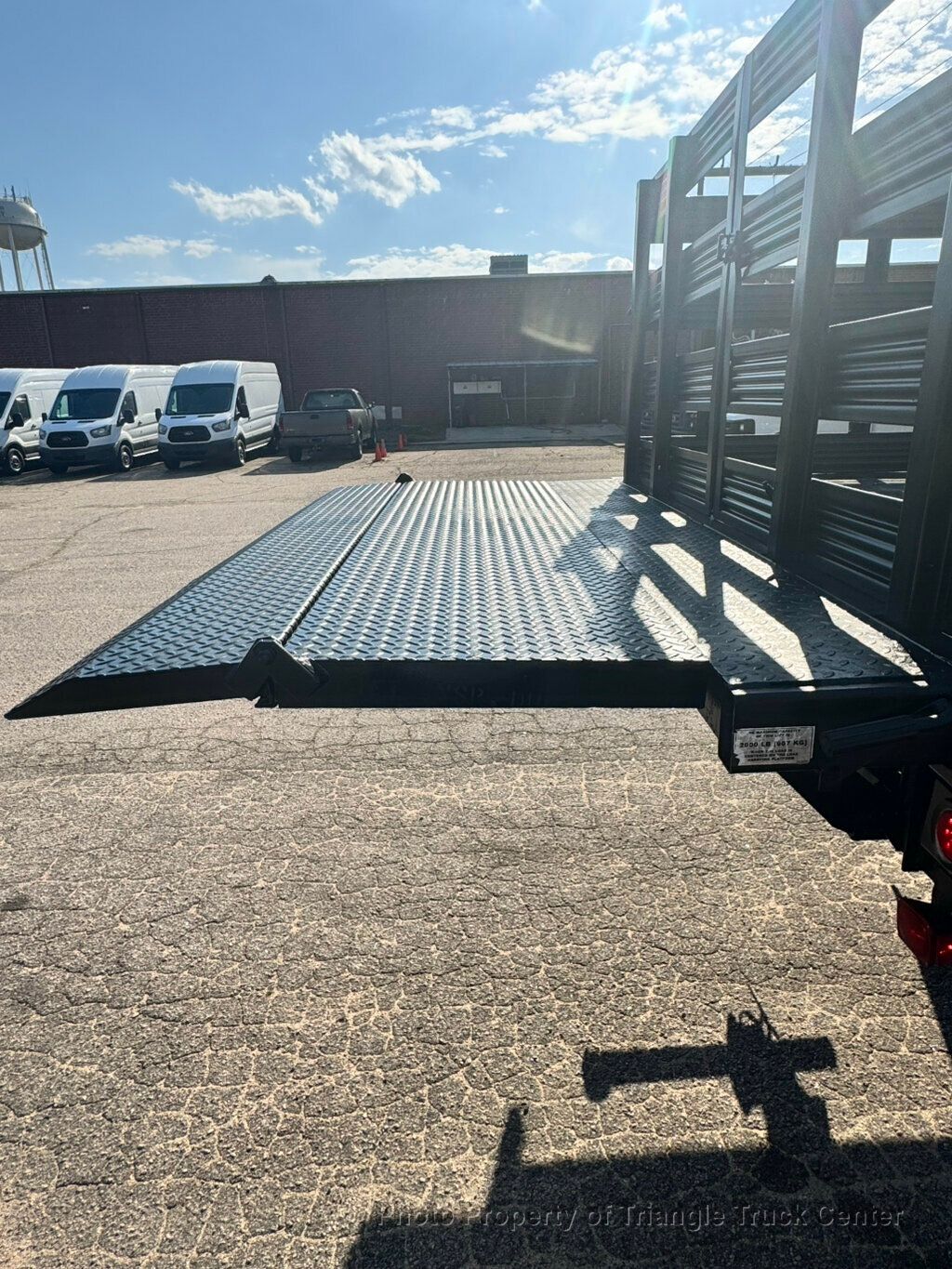 2012 Ford F650/F750 JUST 31k MILES! CUMMINS! LIFT GATE! SUPER NICE LOW MILEAGE UNIT! FINANCE OR LEASE! - 22989137 - 10