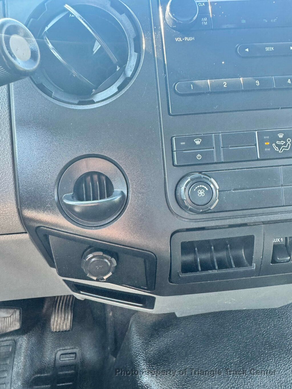 2012 Ford F650/F750 JUST 31k MILES! CUMMINS! LIFT GATE! SUPER NICE LOW MILEAGE UNIT! FINANCE OR LEASE! - 22989137 - 17