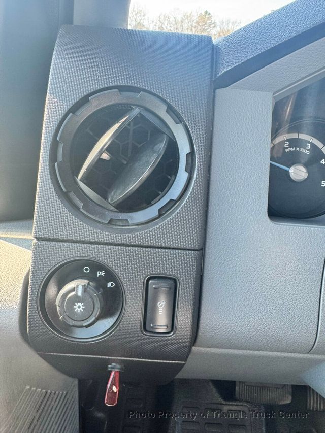 2012 Ford F650/F750 JUST 31k MILES! CUMMINS! LIFT GATE! SUPER NICE LOW MILEAGE UNIT! FINANCE OR LEASE! - 22989137 - 24