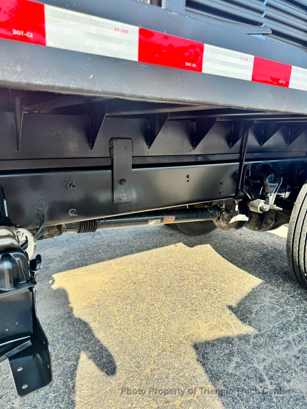 2012 Ford F650/F750 JUST 31k MILES! CUMMINS! LIFT GATE! SUPER NICE LOW MILEAGE UNIT! FINANCE OR LEASE! - 22989137 - 32