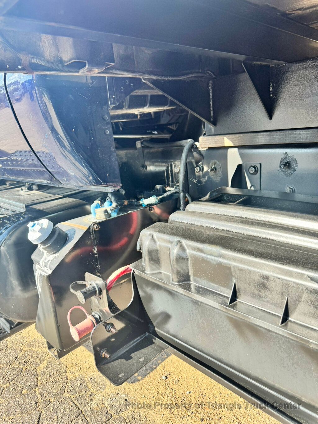 2012 Ford F650/F750 JUST 31k MILES! CUMMINS! LIFT GATE! SUPER NICE LOW MILEAGE UNIT! FINANCE OR LEASE! - 22989137 - 33