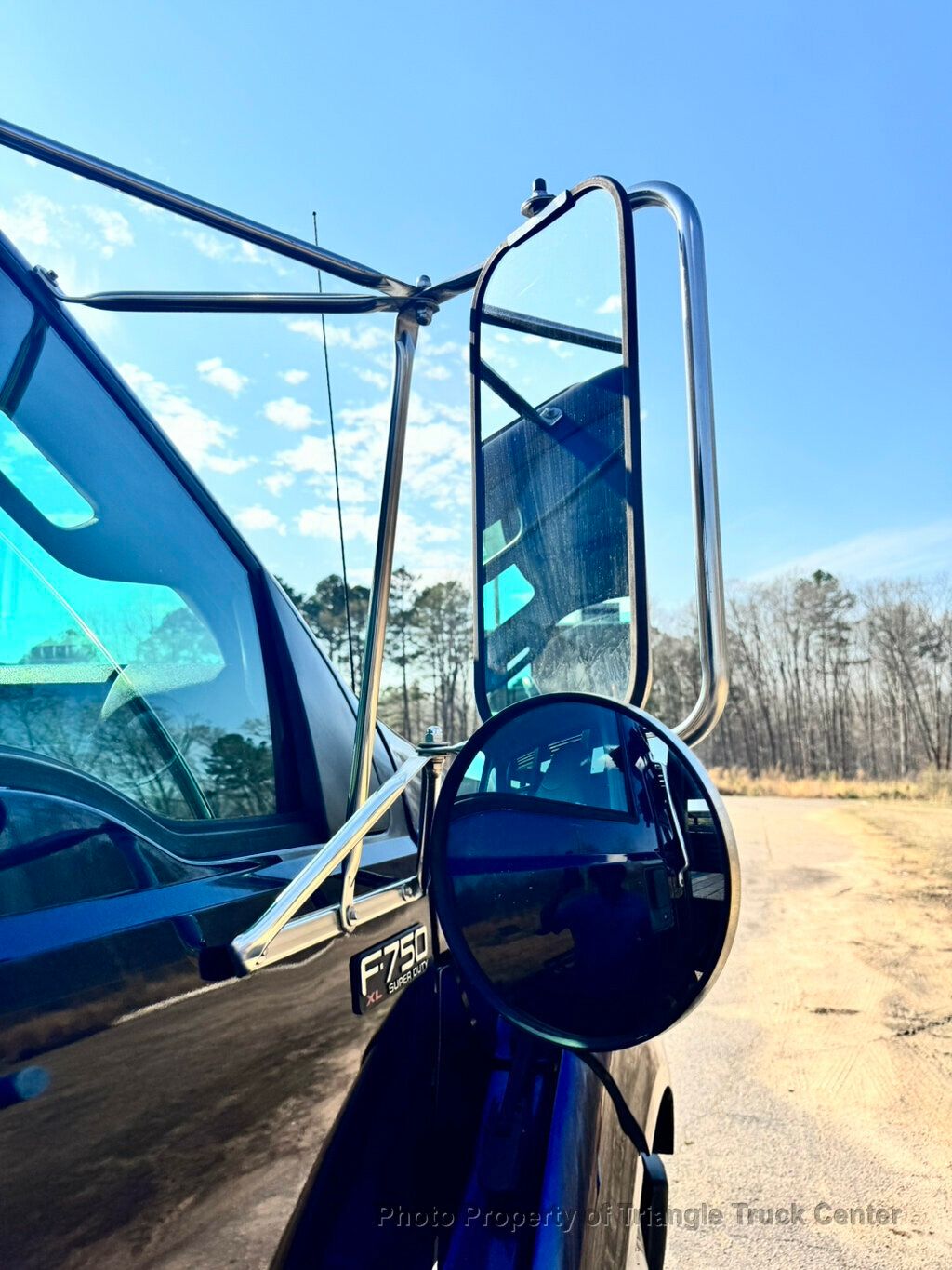 2012 Ford F650/F750 JUST 31k MILES! CUMMINS! LIFT GATE! SUPER NICE LOW MILEAGE UNIT! FINANCE OR LEASE! - 22989137 - 39