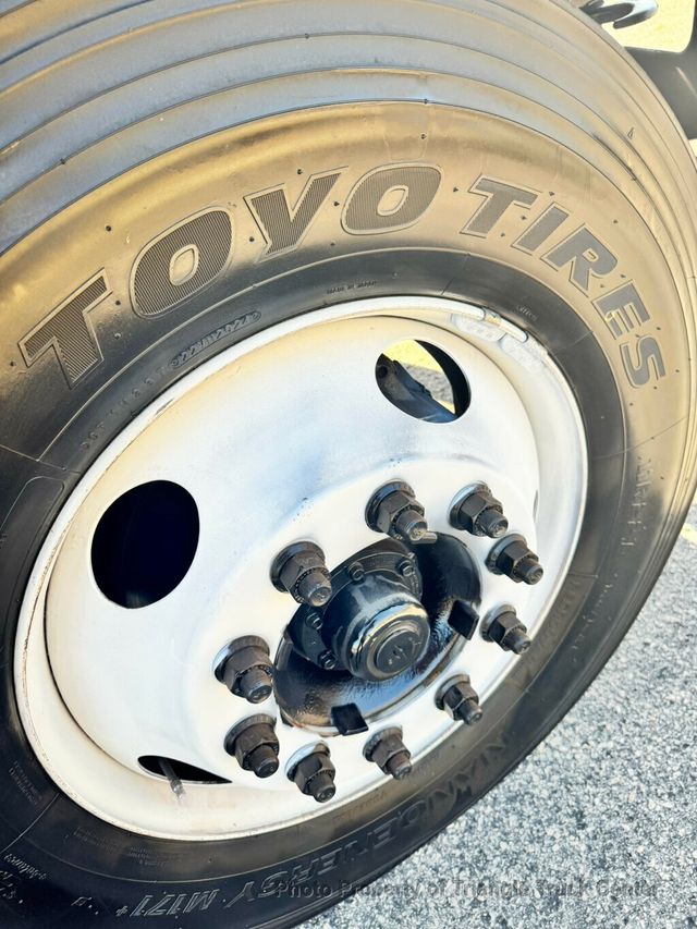 2012 Ford F650/F750 JUST 31k MILES! CUMMINS! LIFT GATE! SUPER NICE LOW MILEAGE UNIT! FINANCE OR LEASE! - 22989137 - 43