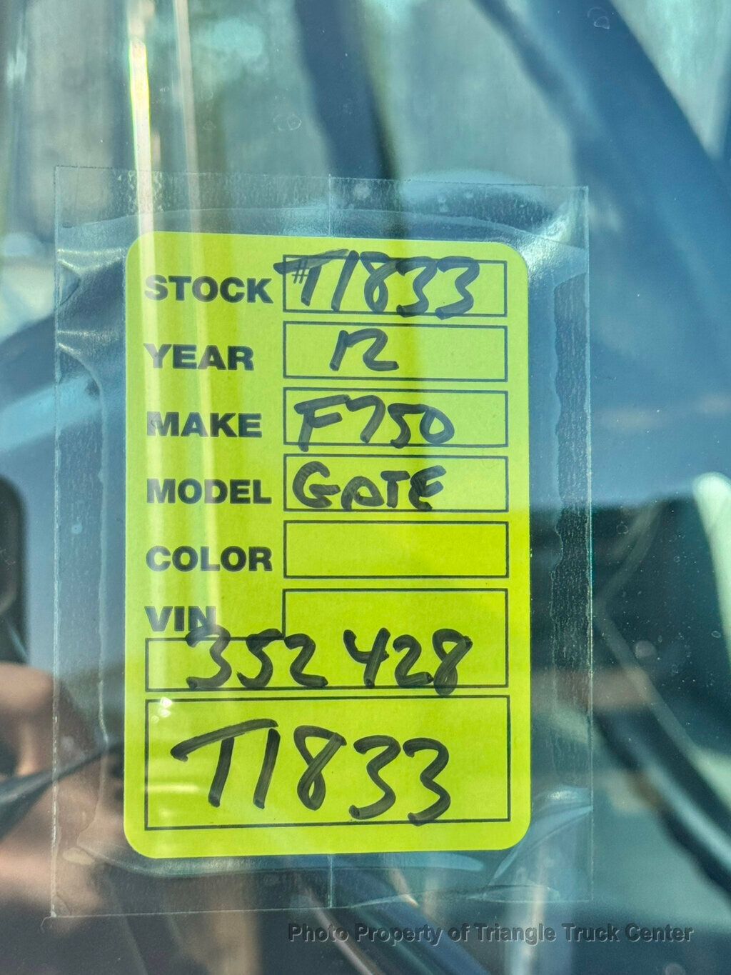 2012 Ford F650/F750 JUST 31k MILES! CUMMINS! LIFT GATE! SUPER NICE LOW MILEAGE UNIT! FINANCE OR LEASE! - 22989137 - 51