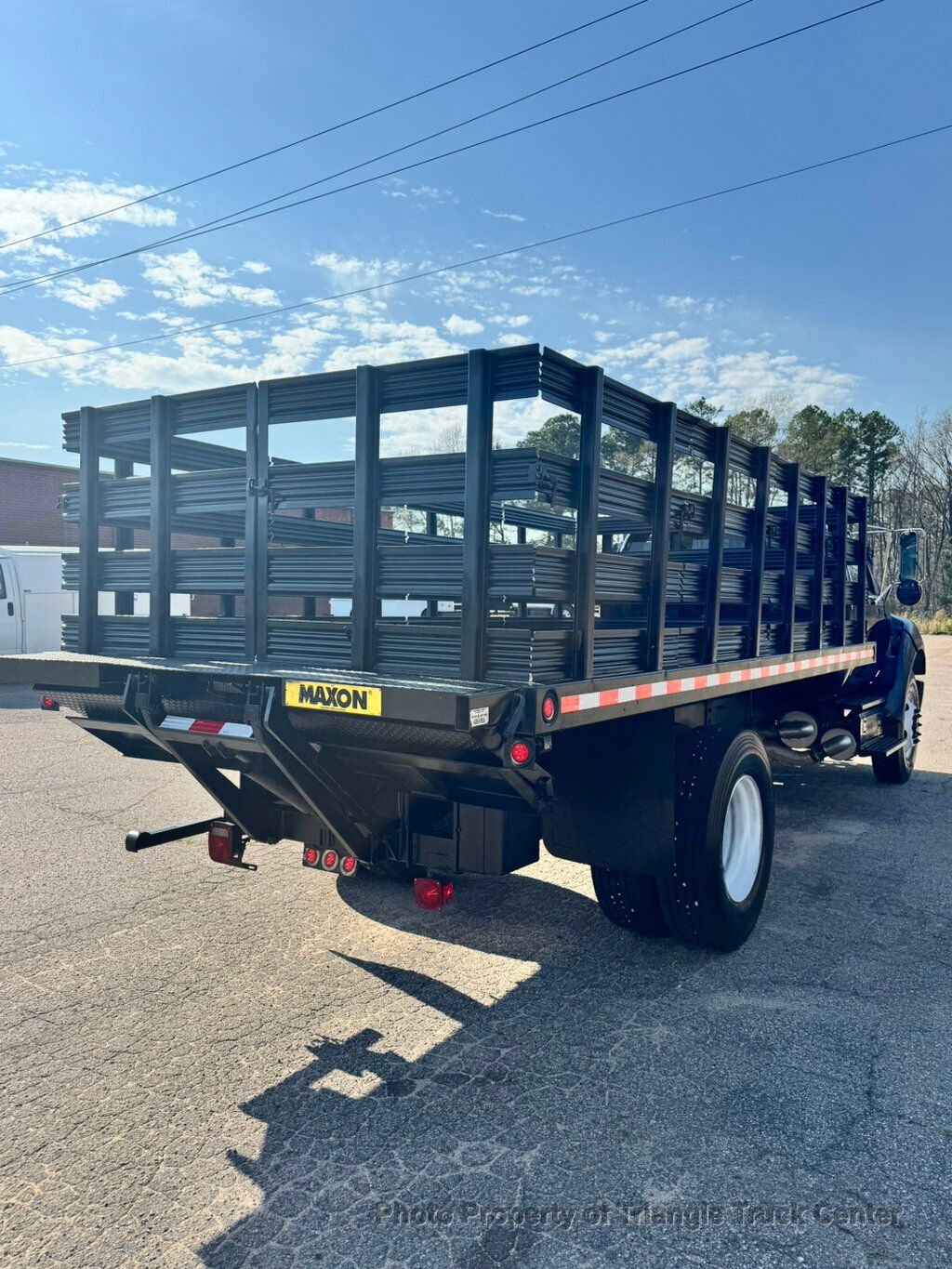 2012 Ford F650/F750 JUST 31k MILES! CUMMINS! LIFT GATE! SUPER NICE LOW MILEAGE UNIT! FINANCE OR LEASE! - 22989137 - 7