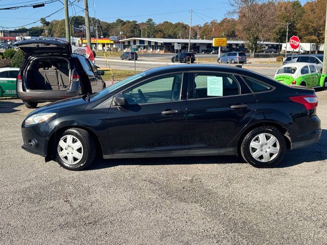 2012 Ford Focus 4dr Sedan S - 22946455 - 1