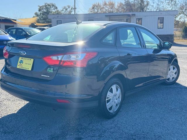 2012 Ford Focus 4dr Sedan S - 22946455 - 3