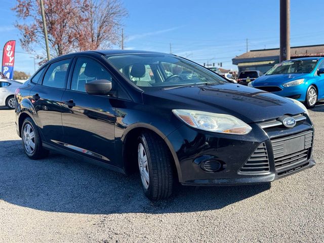 2012 Ford Focus 4dr Sedan S - 22946455 - 4