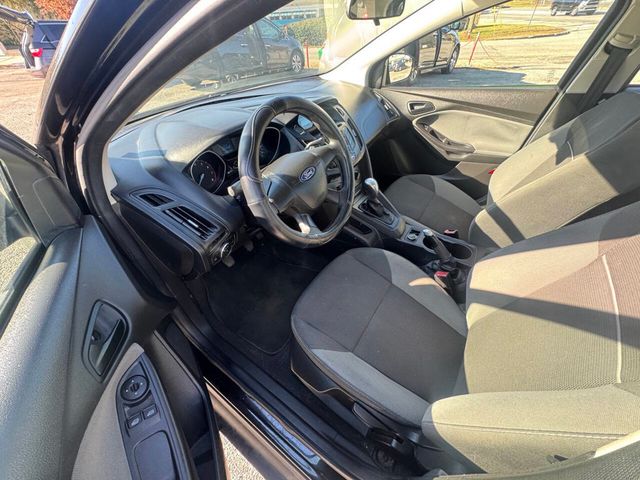 2012 Ford Focus 4dr Sedan S - 22946455 - 6
