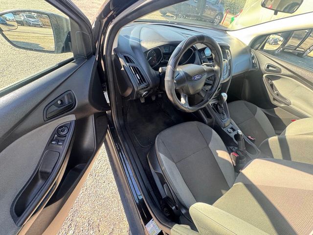 2012 Ford Focus 4dr Sedan S - 22946455 - 7