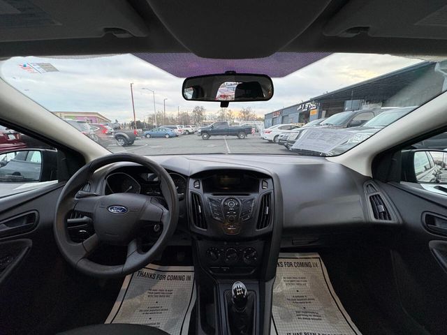 2012 Ford Focus 4dr Sedan S - 22992144 - 9