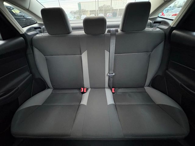 2012 Ford Focus 4dr Sedan S - 22992144 - 15