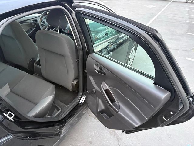 2012 Ford Focus 4dr Sedan S - 22992144 - 21