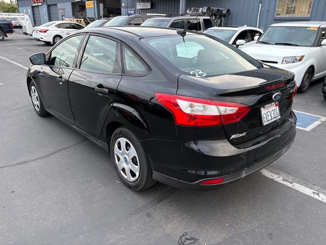 2012 Ford Focus 4dr Sedan S - 22992144 - 6