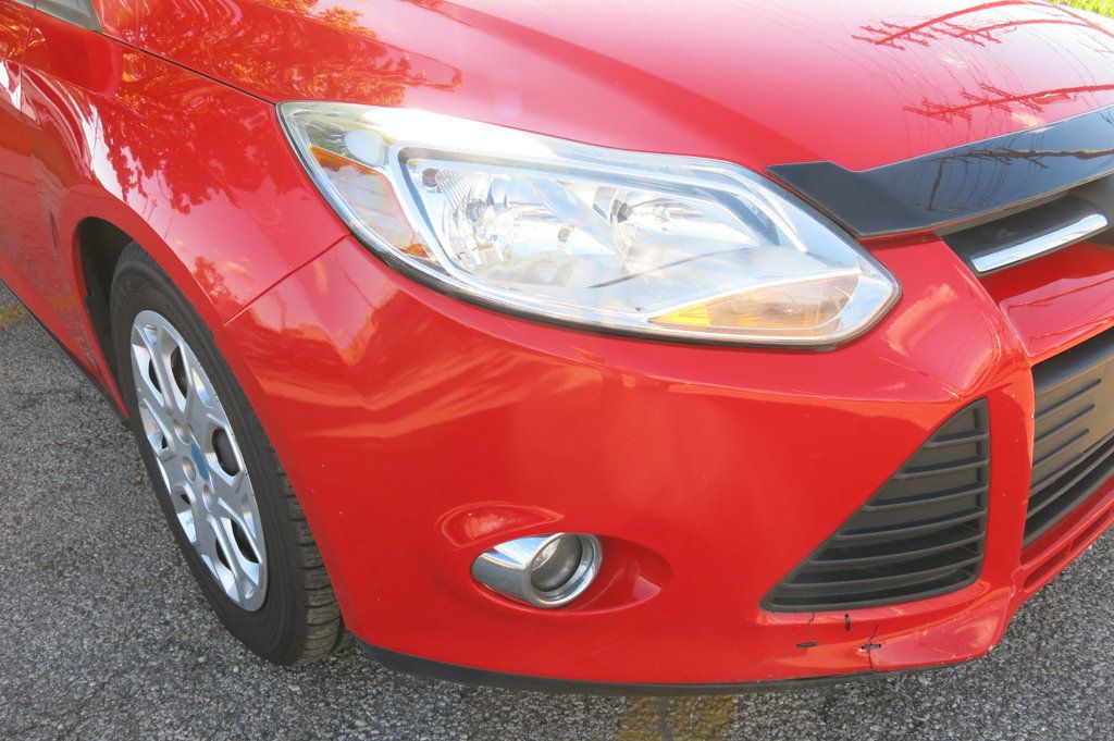 2012 Ford Focus 4dr Sedan SE - 23091603 - 9