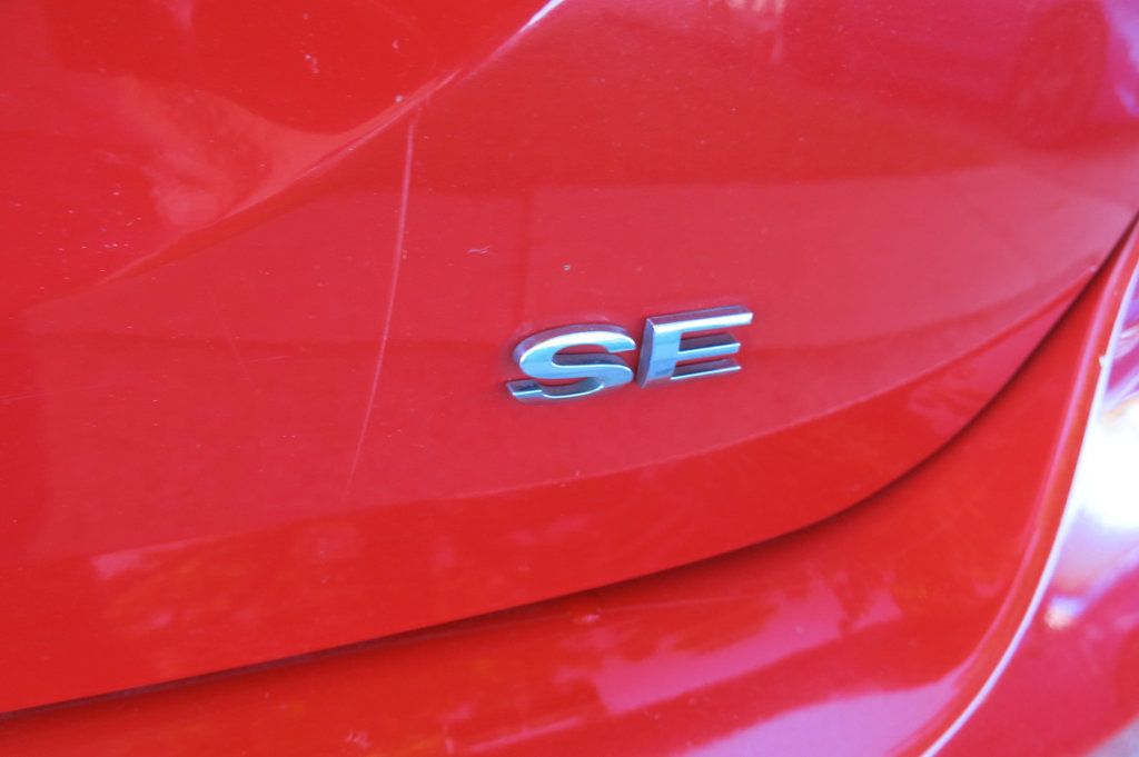 2012 Ford Focus 4dr Sedan SE - 23091603 - 13