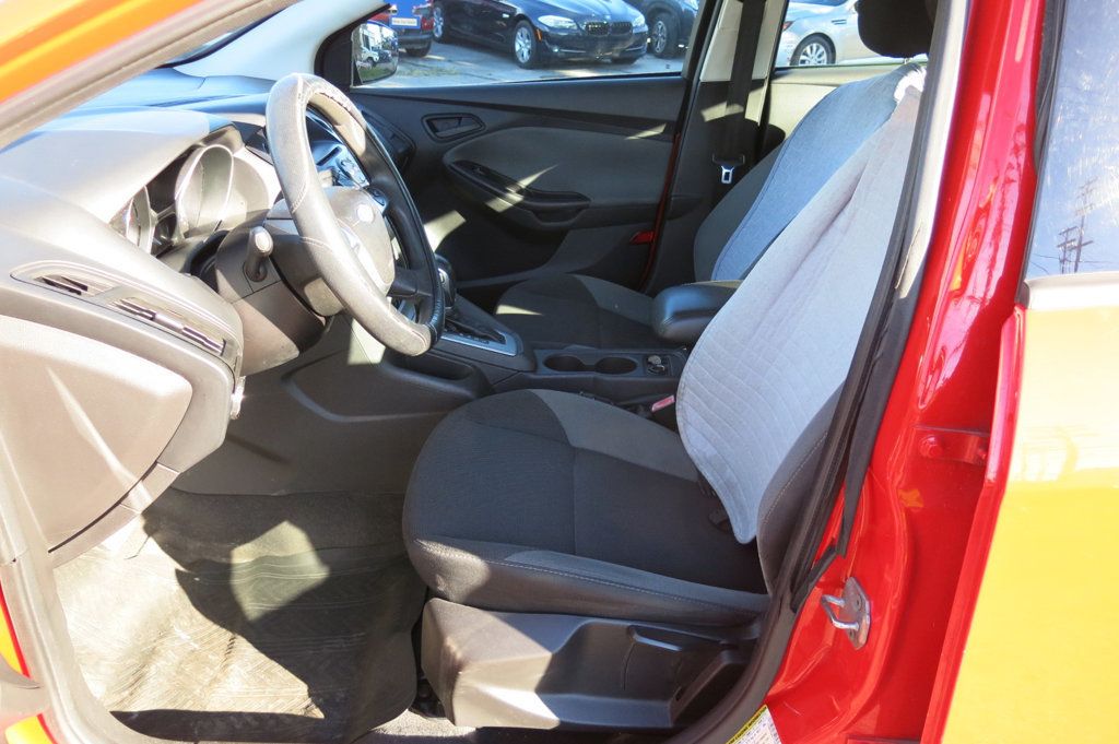 2012 Ford Focus 4dr Sedan SE - 23091603 - 14