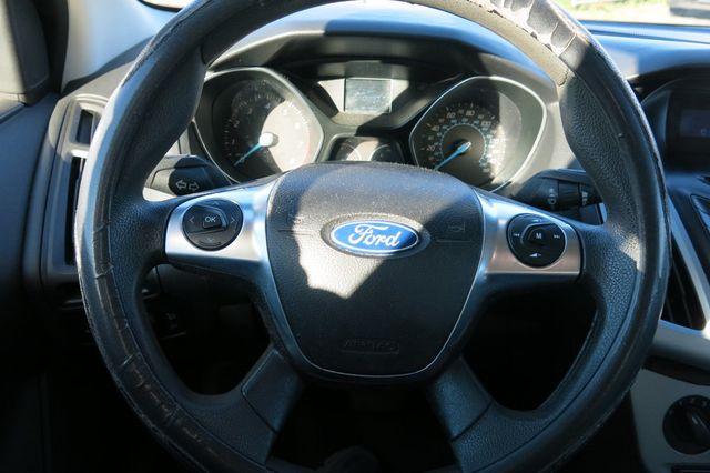 2012 Ford Focus 4dr Sedan SE - 23091603 - 25