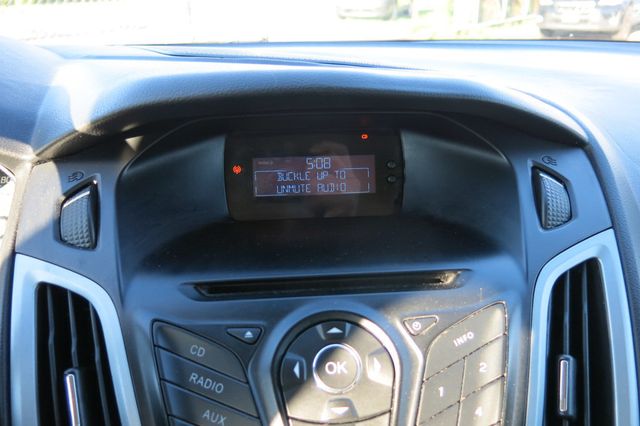 2012 Ford Focus 4dr Sedan SE - 23091603 - 26