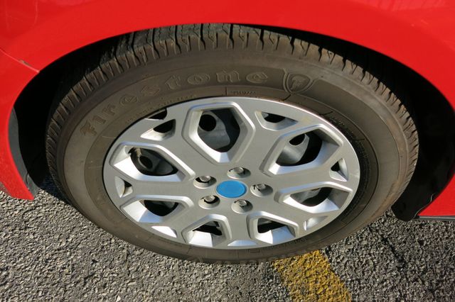 2012 Ford Focus 4dr Sedan SE - 23091603 - 33