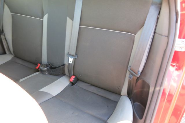 2012 Ford Focus 4dr Sedan SE - 23091603 - 38