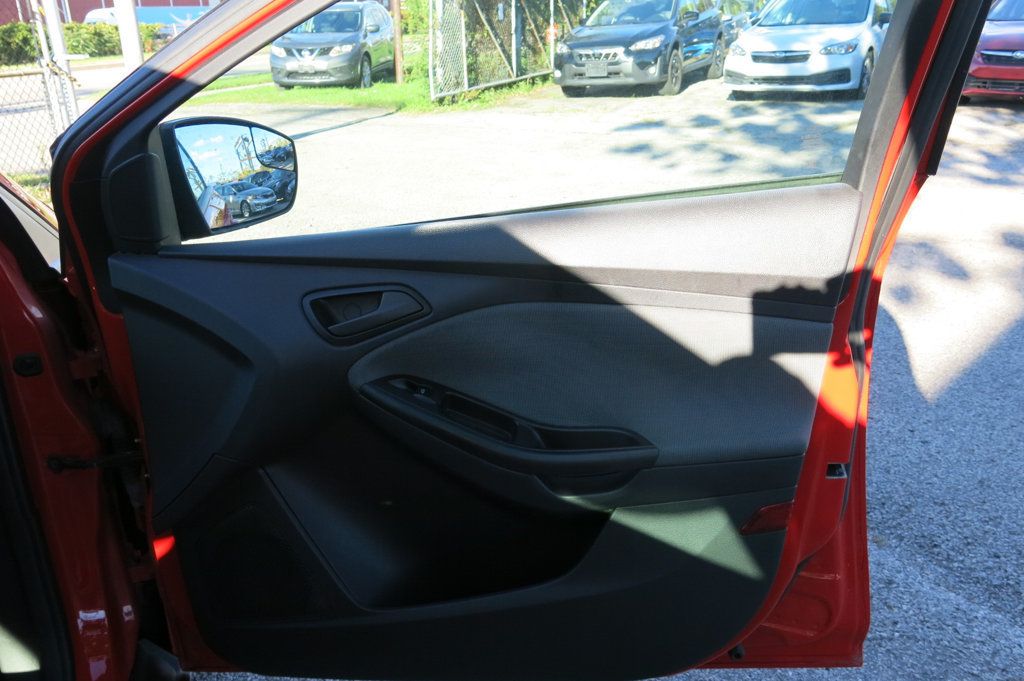 2012 Ford Focus 4dr Sedan SE - 23091603 - 42