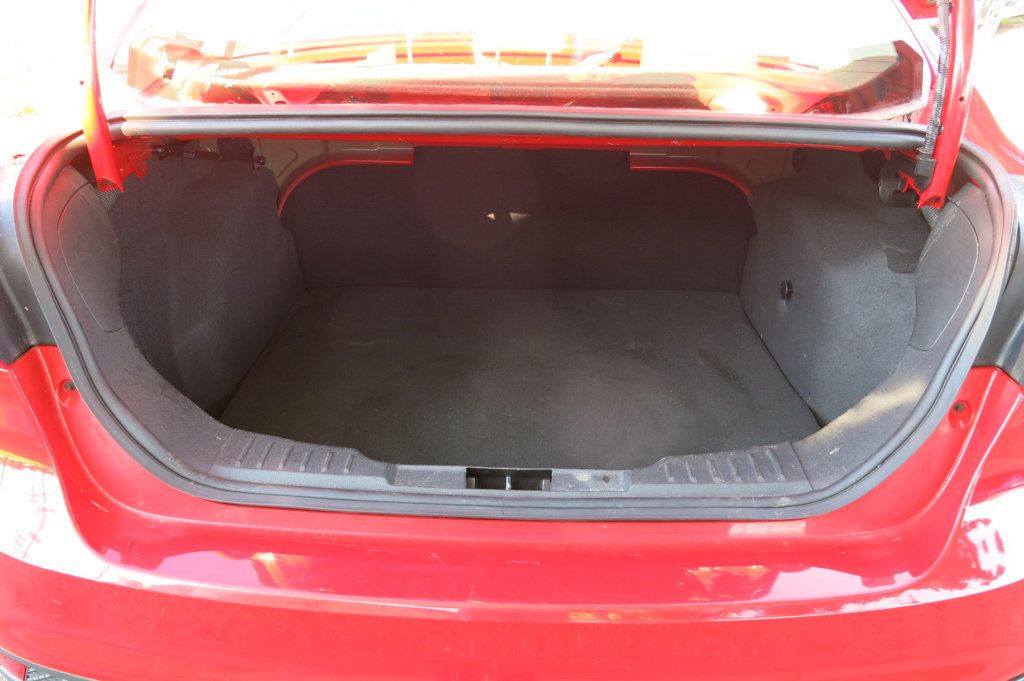 2012 Ford Focus 4dr Sedan SE - 23091603 - 46